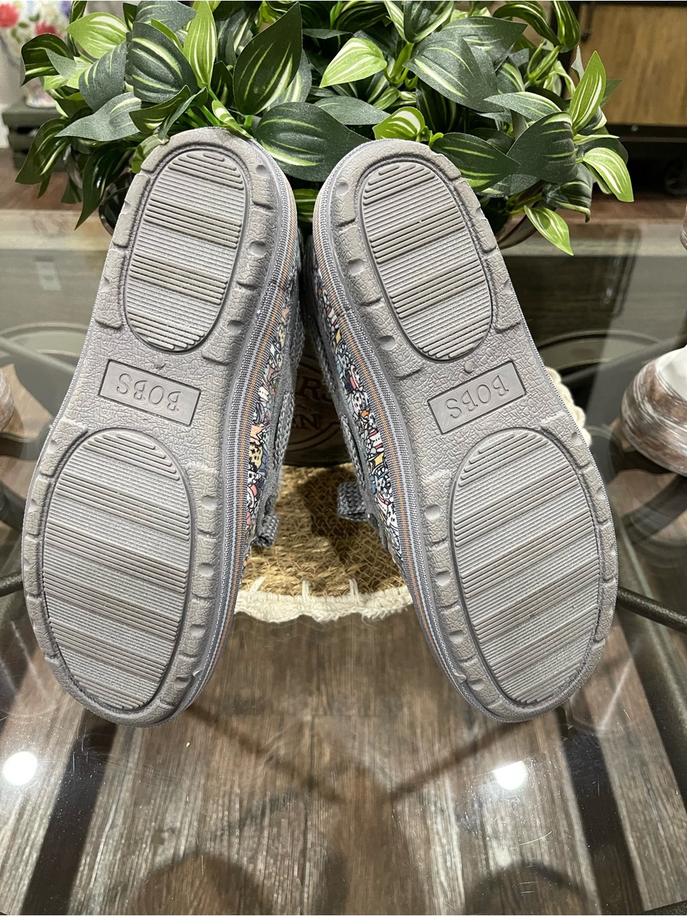 Bob’s by Skechers Women's Gray Patterned Slip-On Memory Foam Slippers - Picture 6 of 8